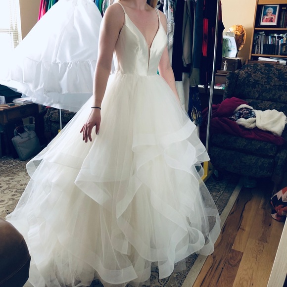 Wedding Dress - Picture 4 of 4